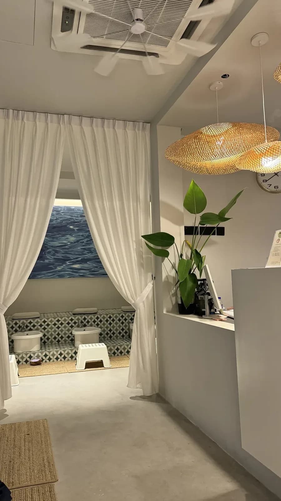 Walk into Tangan Wellness SS2