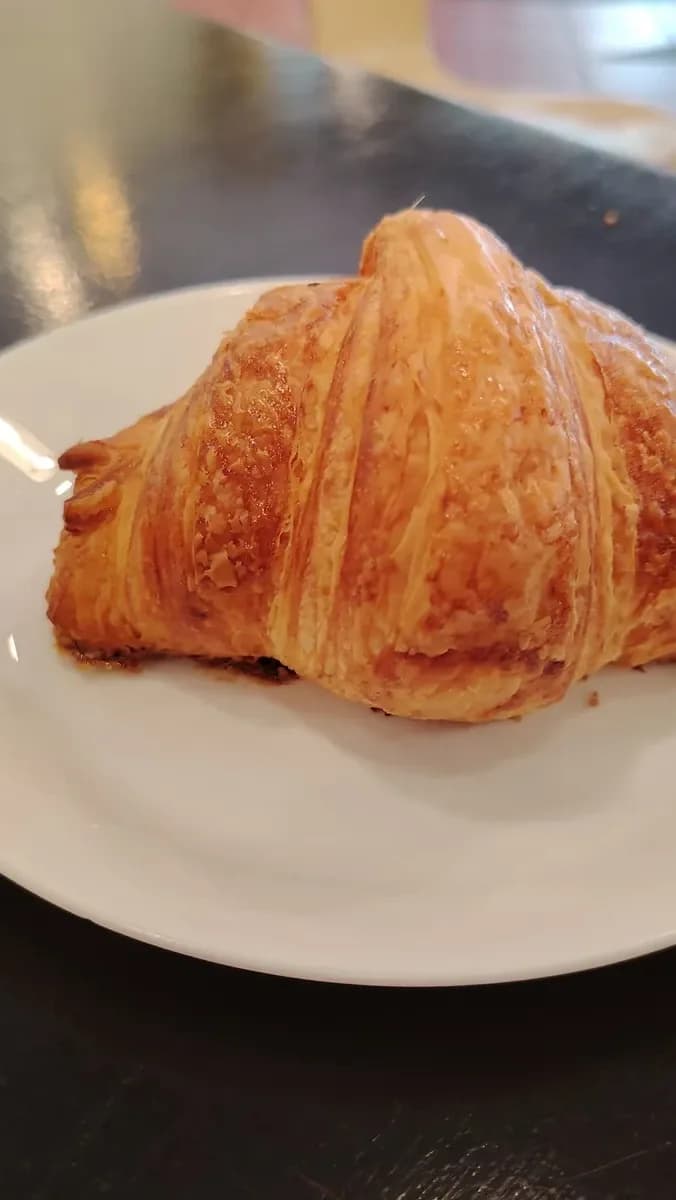 Fresh Bread Aromas at Patisfrance