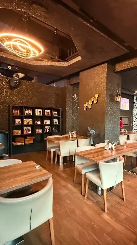 Persian-Italian fusion with shisha you won't find anywhere else photo 2