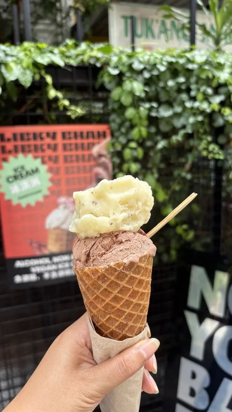 Gula Melaka & boozy scoops at Licky Chan