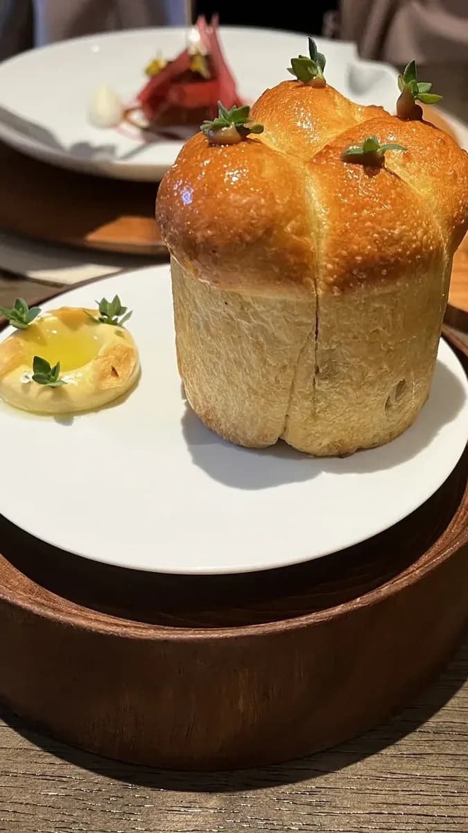 Trendy Cozy Spot for Dessert Groups