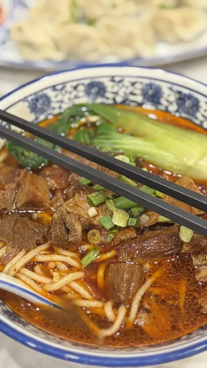 Walk in and pick your Chinese meal