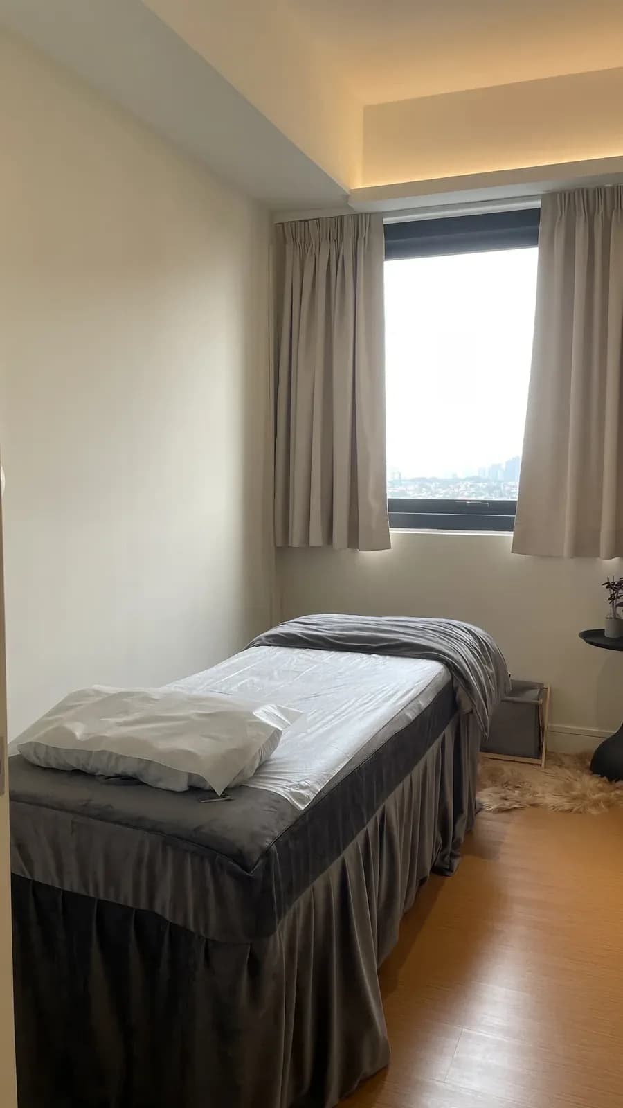 Walk into the modern therapy room