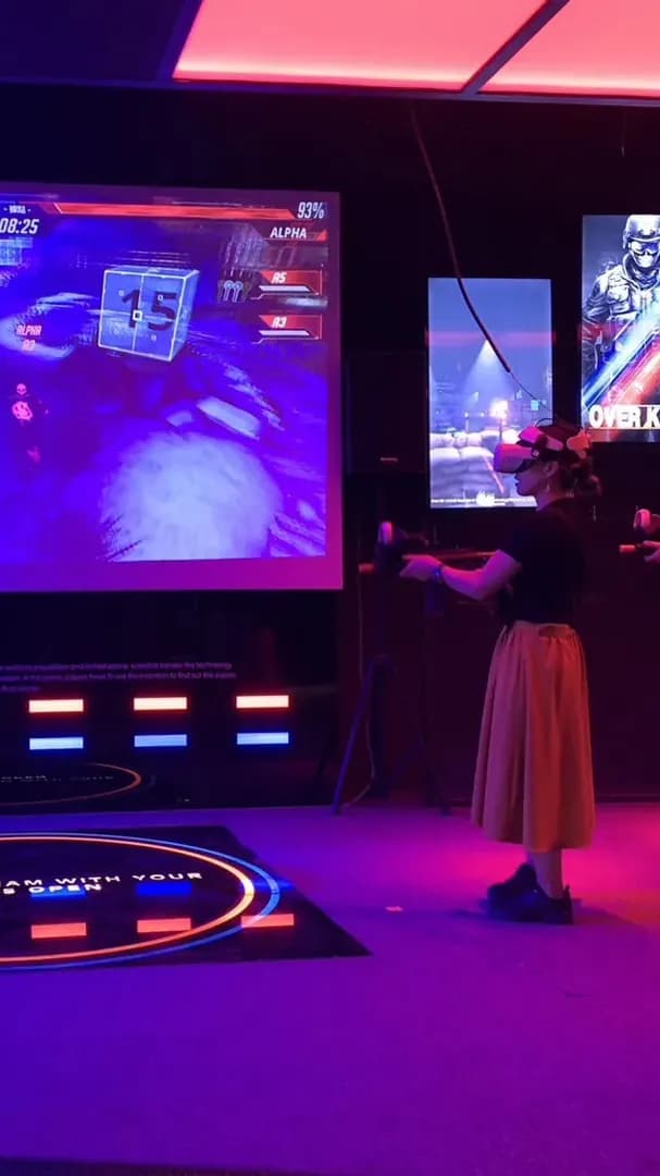 Play VR games at VAR LIVE photo 3