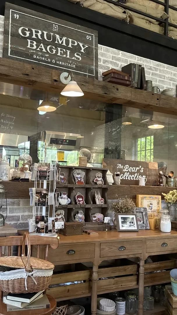 Walk in and catch the smell of fresh bagels and coffee photo 2