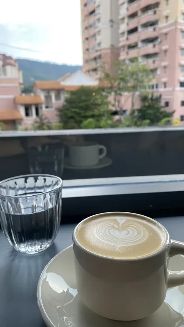 Find a fresh breakfast spot photo 2