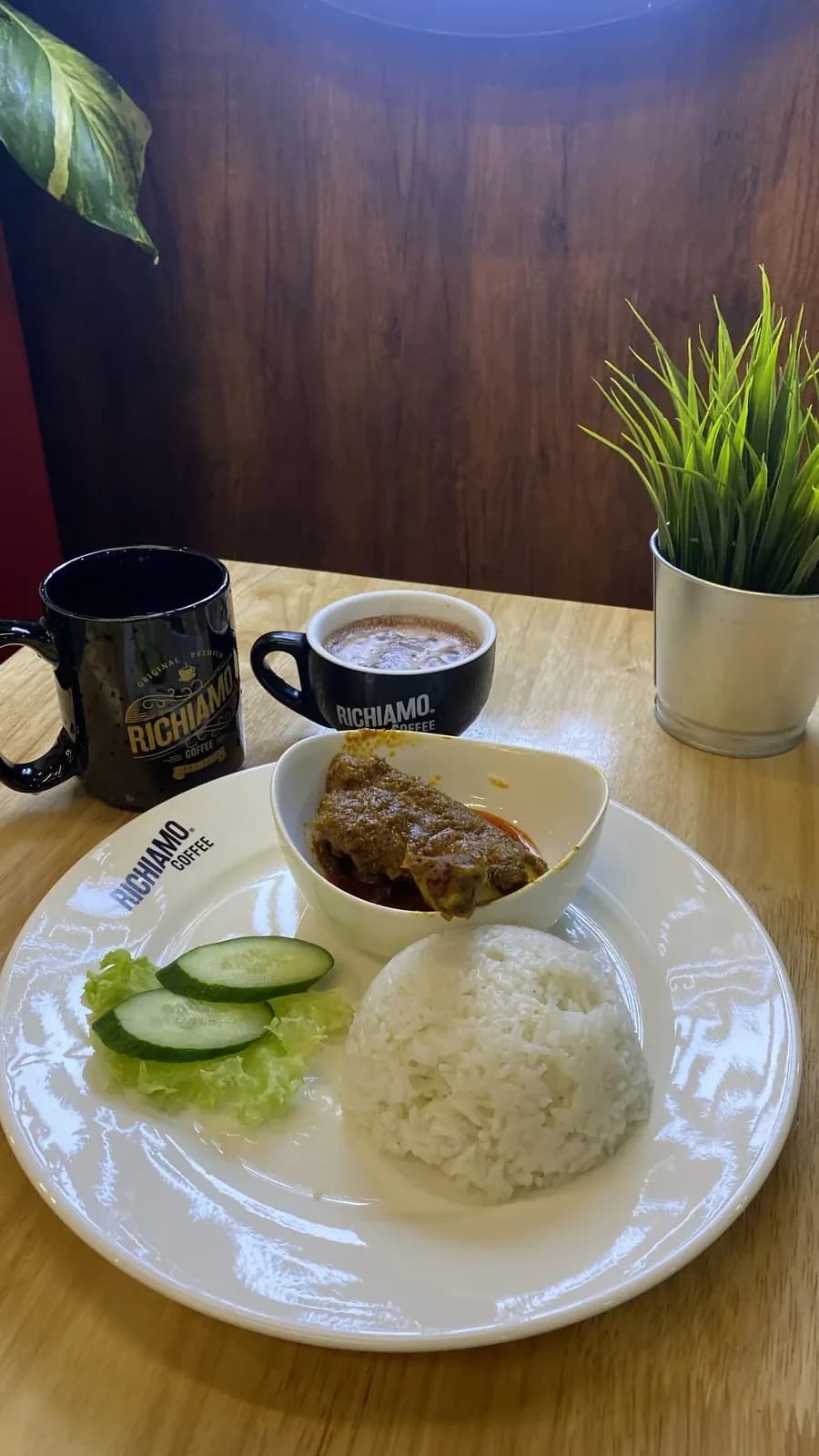 See the casual cafe vibe