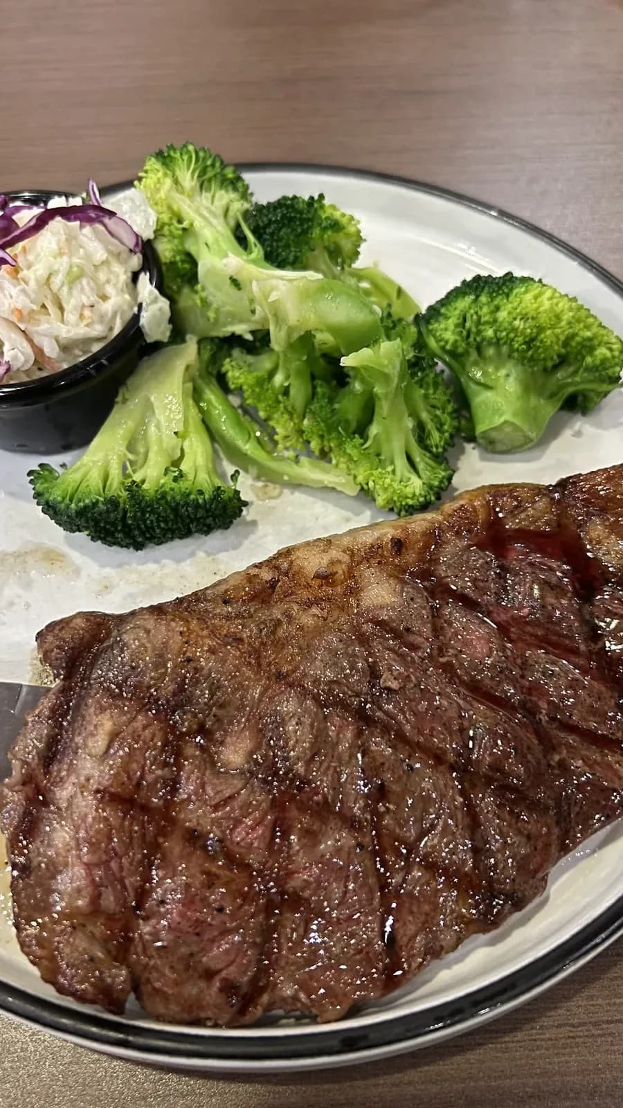Walk into a cozy spot at Tony Roma's