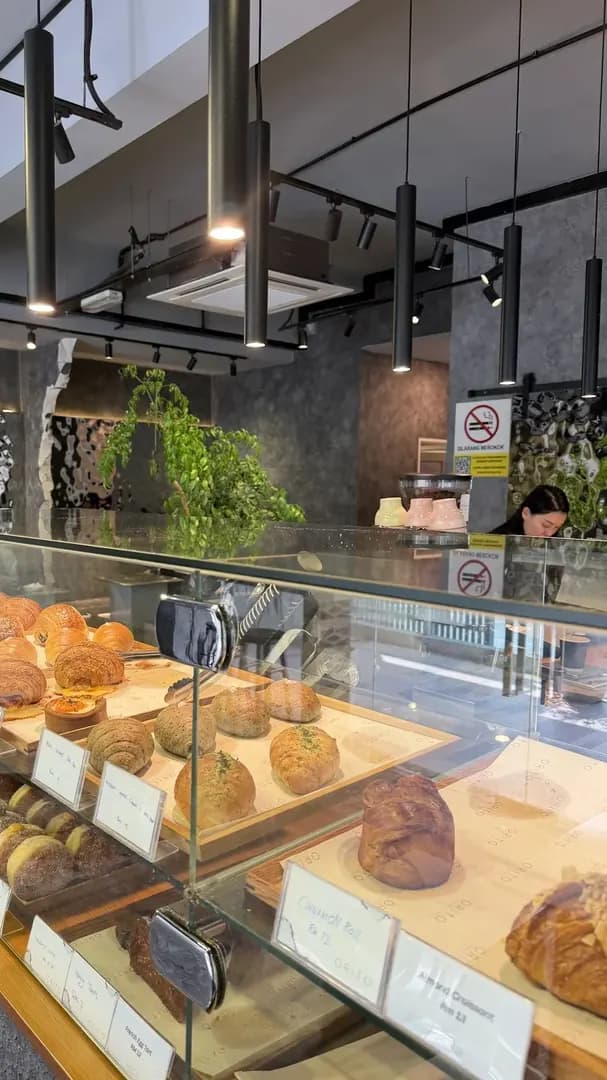 Warm Bread Smells at Orito photo 2