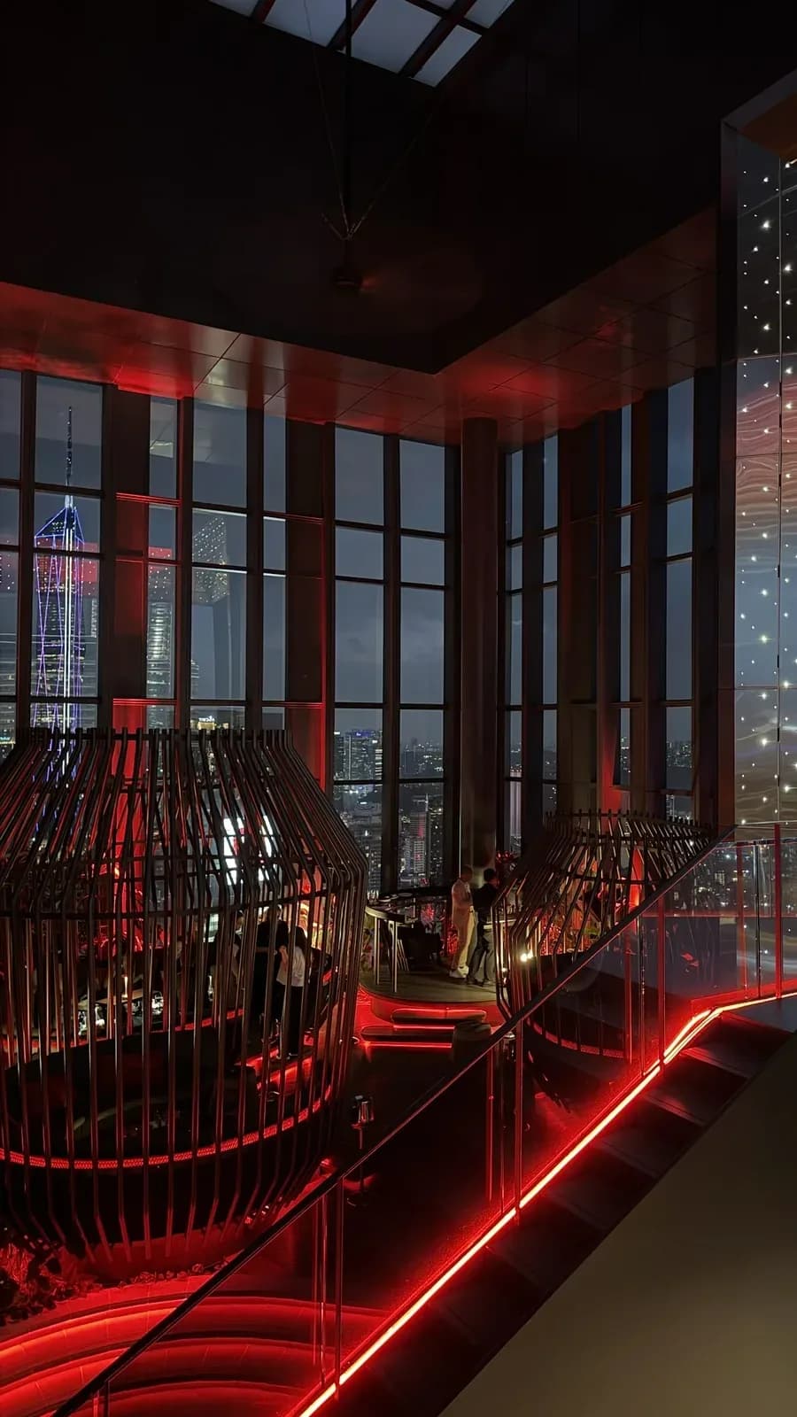Feel the sophisticated vibe at Sky51