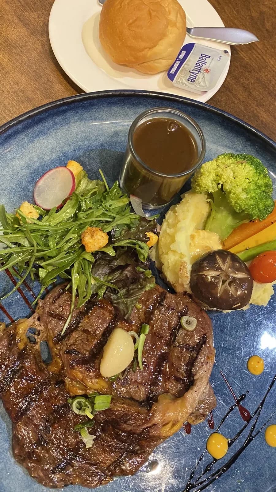 Quiet Vibes for Steak Time