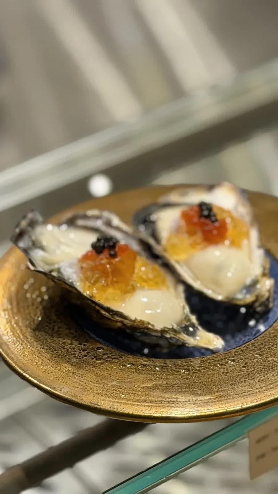 Try oysters at Tsukiji Sushi