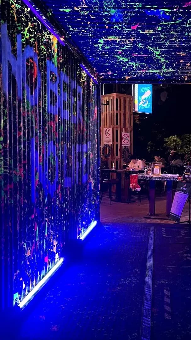 Walk in for bar bites photo 2
