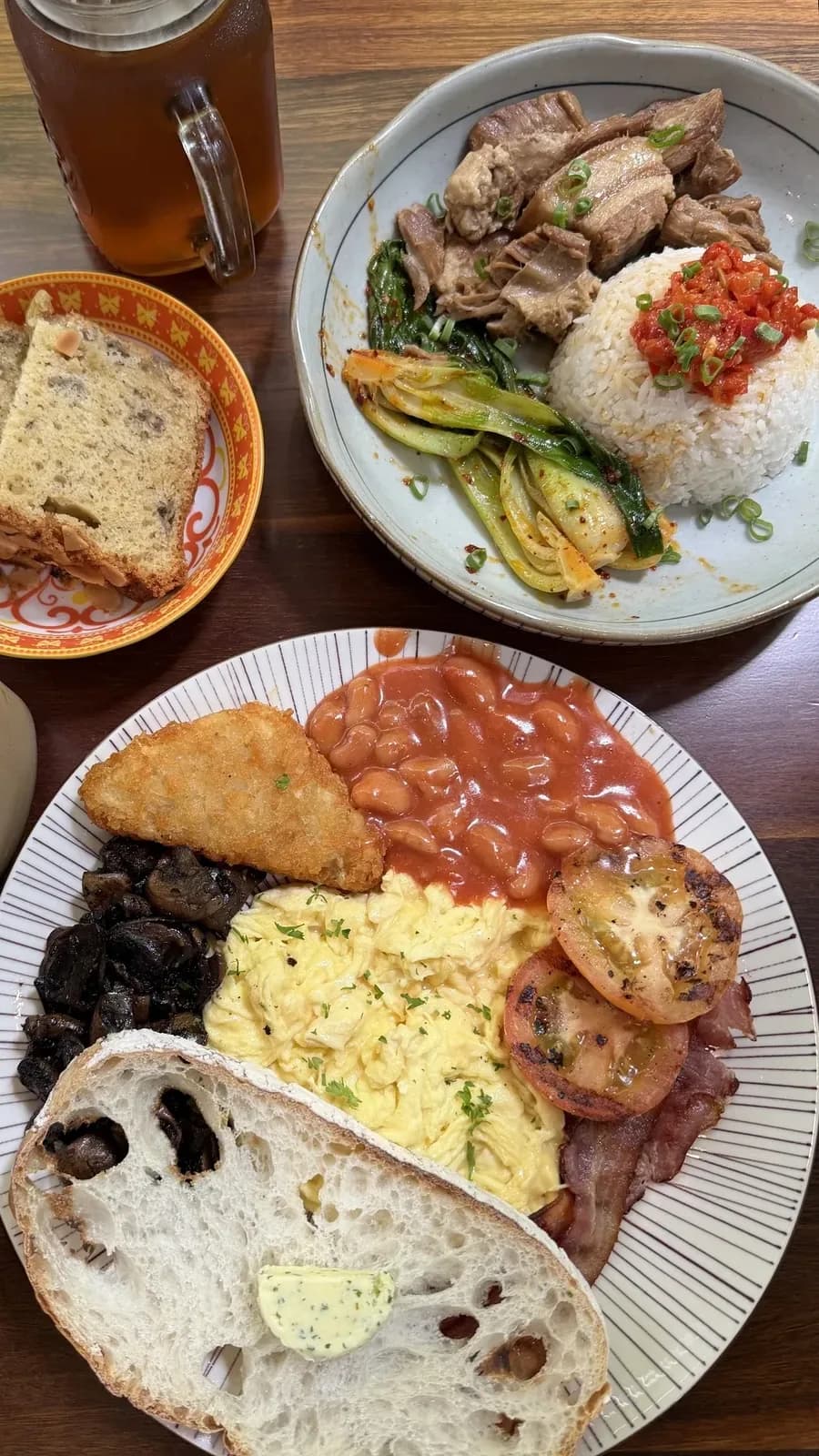 Quiet trendy vibe for Western breakfast
