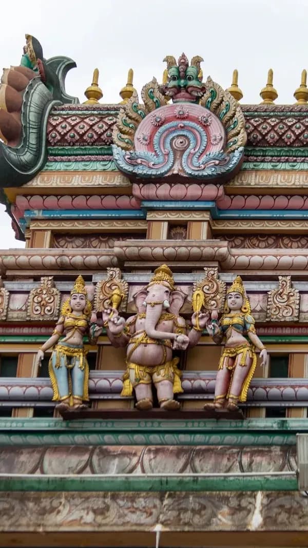 Join family at the temple photo 2
