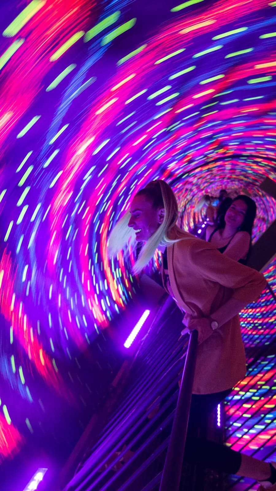 See Lines Bend in Optical Displays