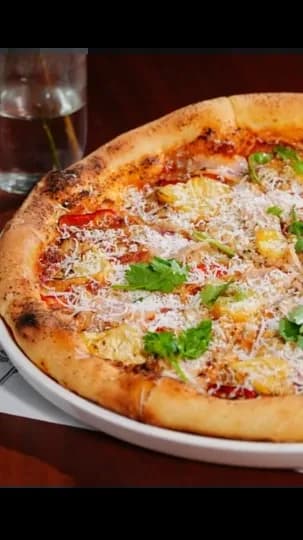 Order pizza at Botanica+Co
