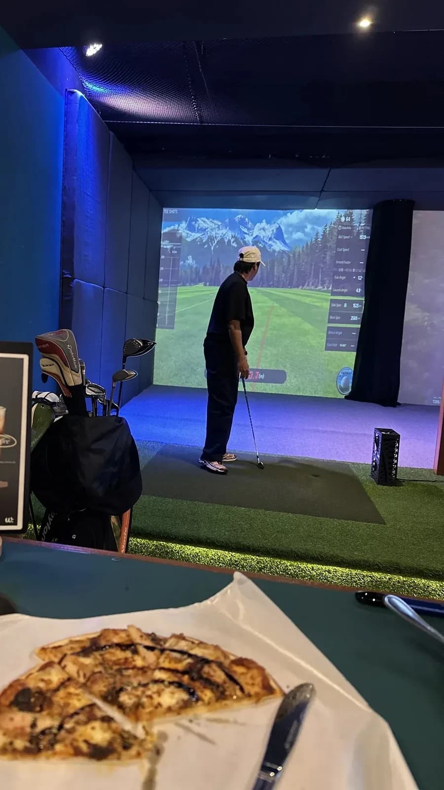 Walk Into Modern Mini Golf