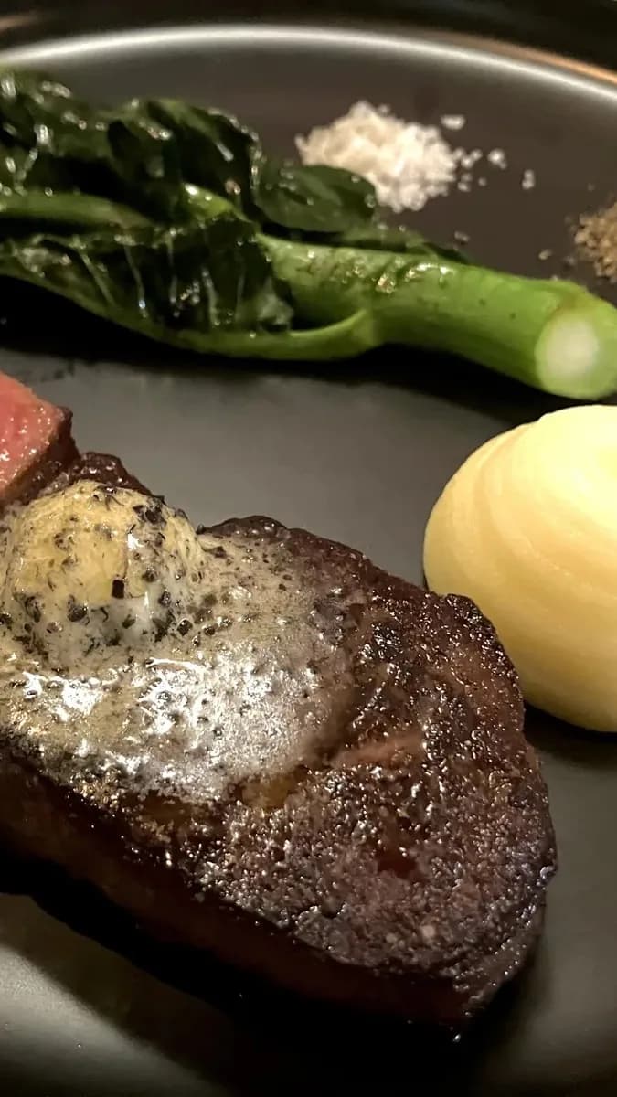 Steak Arrival at Loo Loo