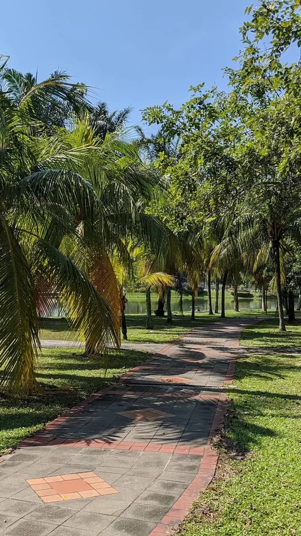 Jog Through Scenic Festival Grounds photo 2
