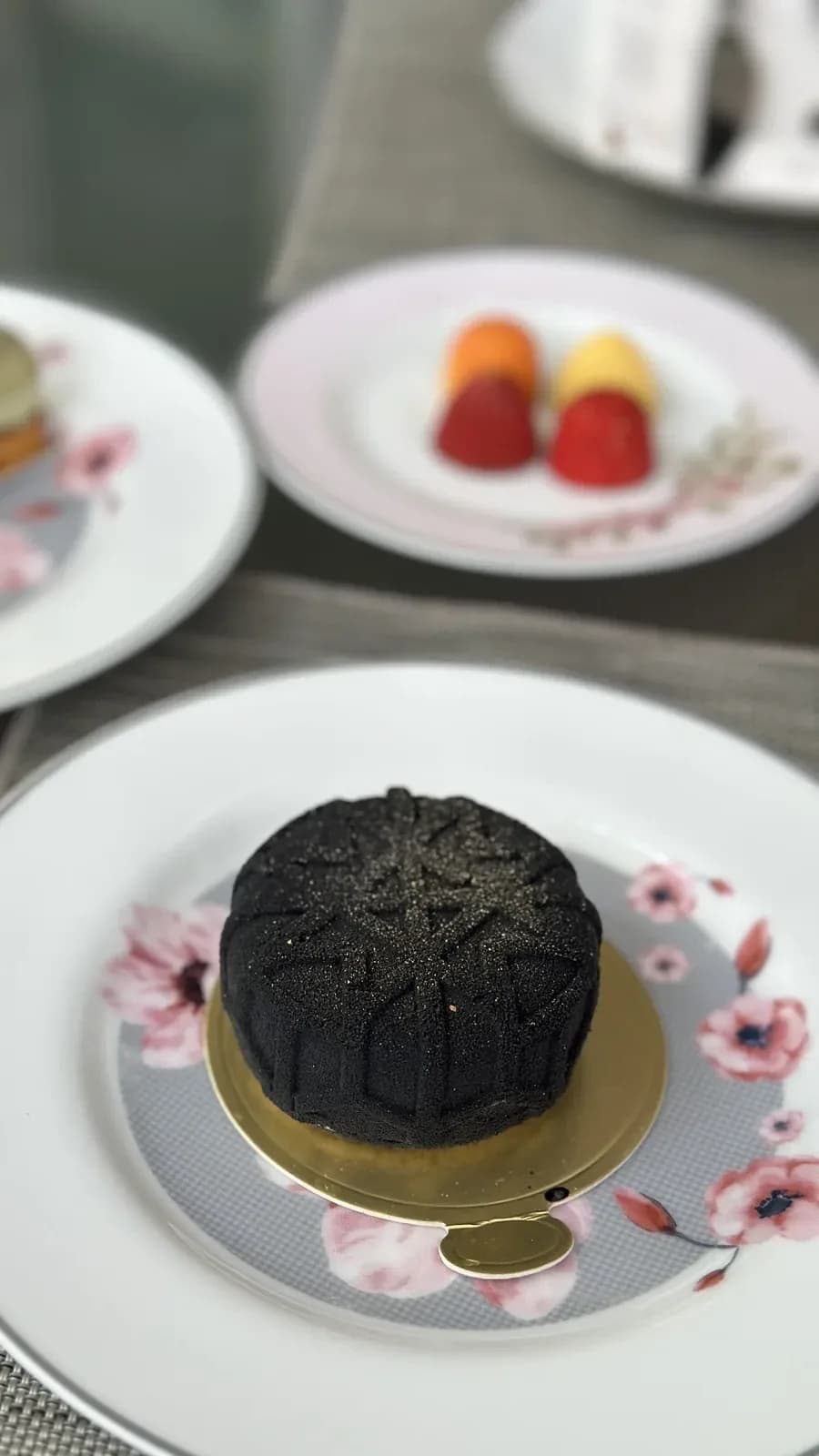 Smell the sweet cakes at Mandarin