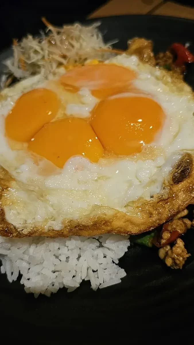 Find a Thai spot above the city buzz