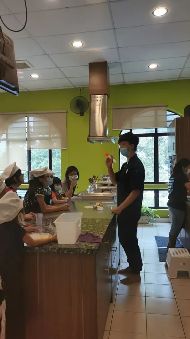 Spot new cooking ideas during class photo 2