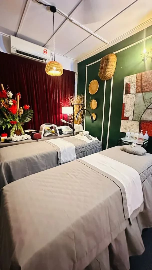 Walk into a calm space for your facial photo 2