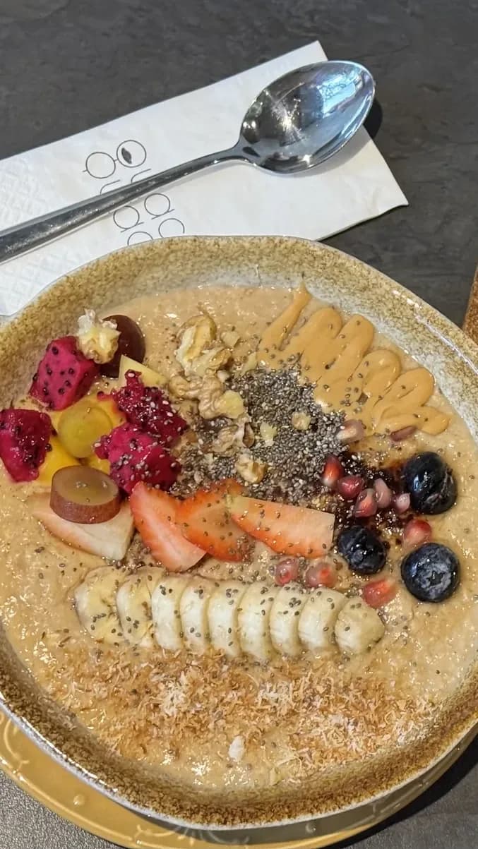 Cozy Quiet Cafe for Oatmeal