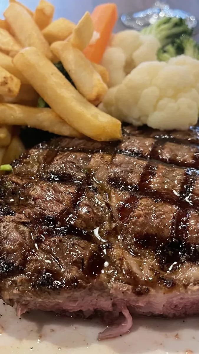 Find steak at Morganfield's in Suntec
