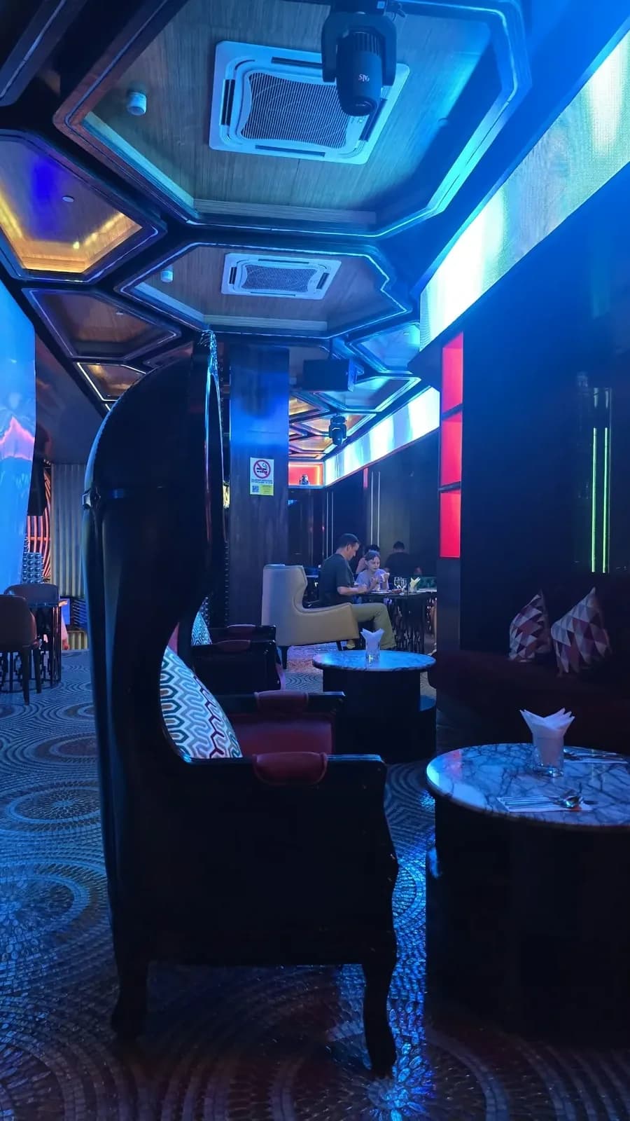 Sip cocktails on the rooftop at DEEPBLUE