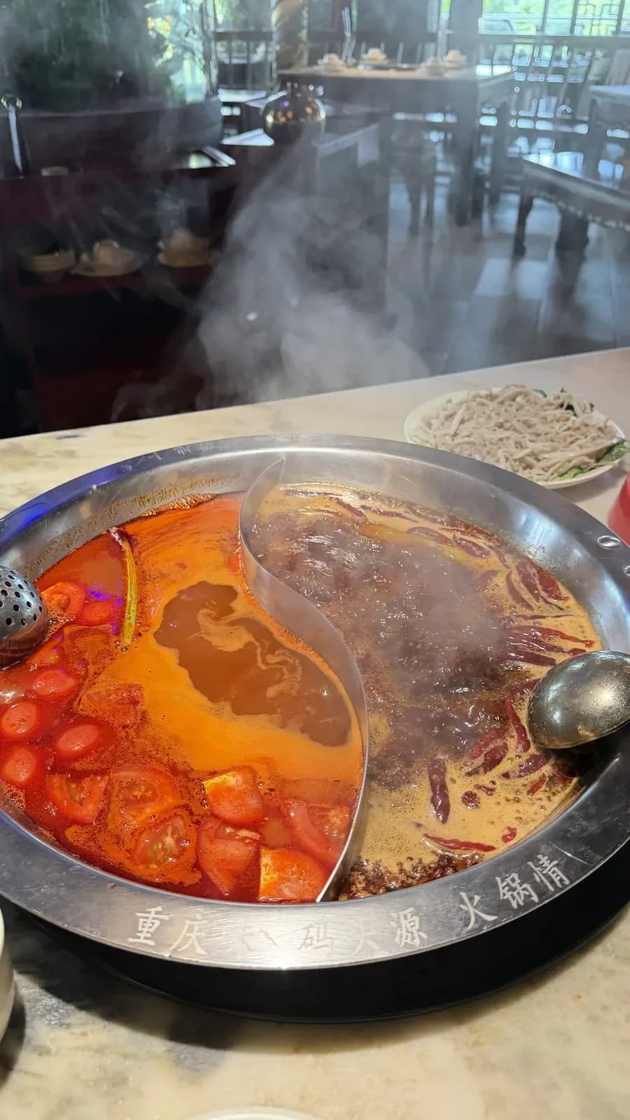 Find Chinese and Japanese hot pot in one spot