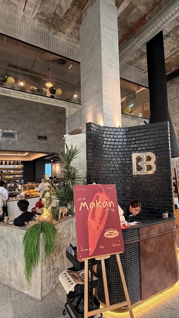 Find Eggs Benedict at Brew N Bread photo 2