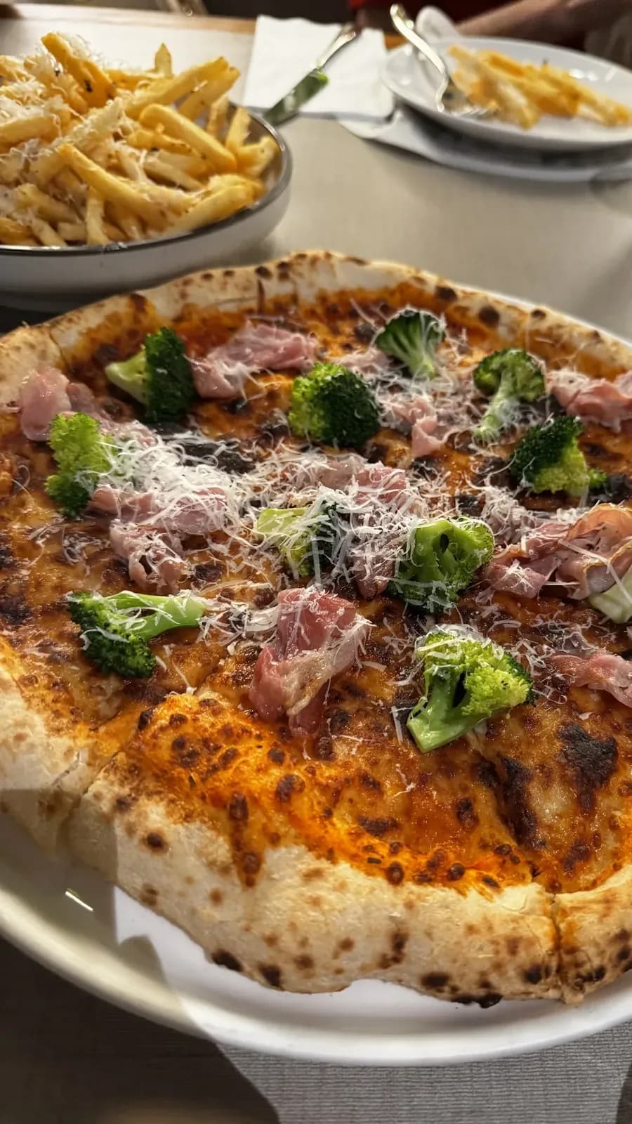 Relaxed Pizza Vibes at Bamboo Hills