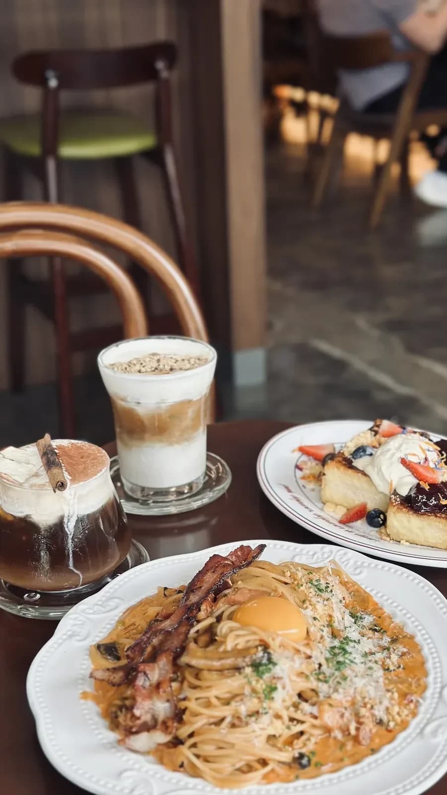 Try Western cafe fare with Malay and Chinese touches