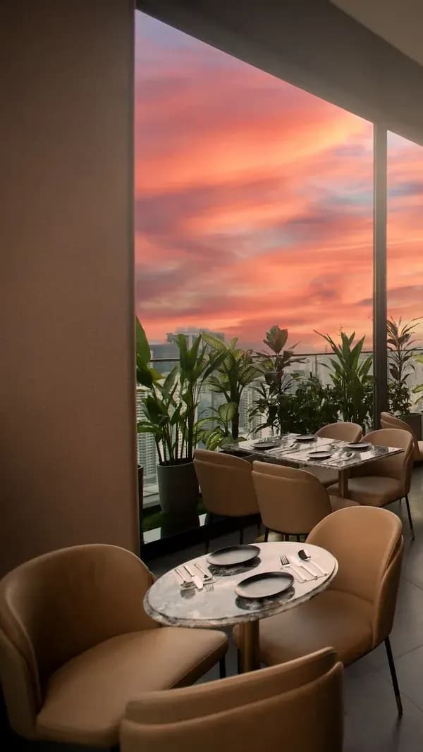 Spot a trendy Italian spot in the city photo 2