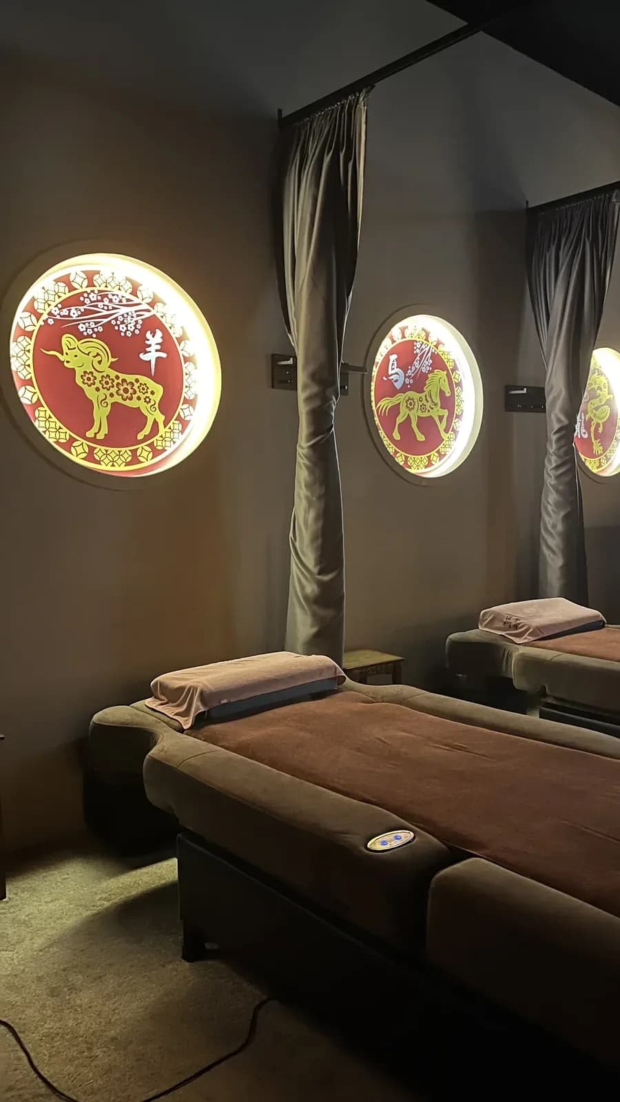 Calm reflexology session