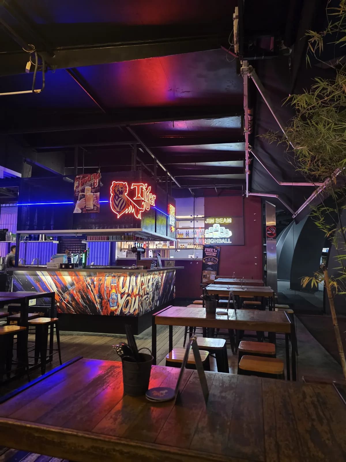 GUĀNG Restaurant & Bar USJ19