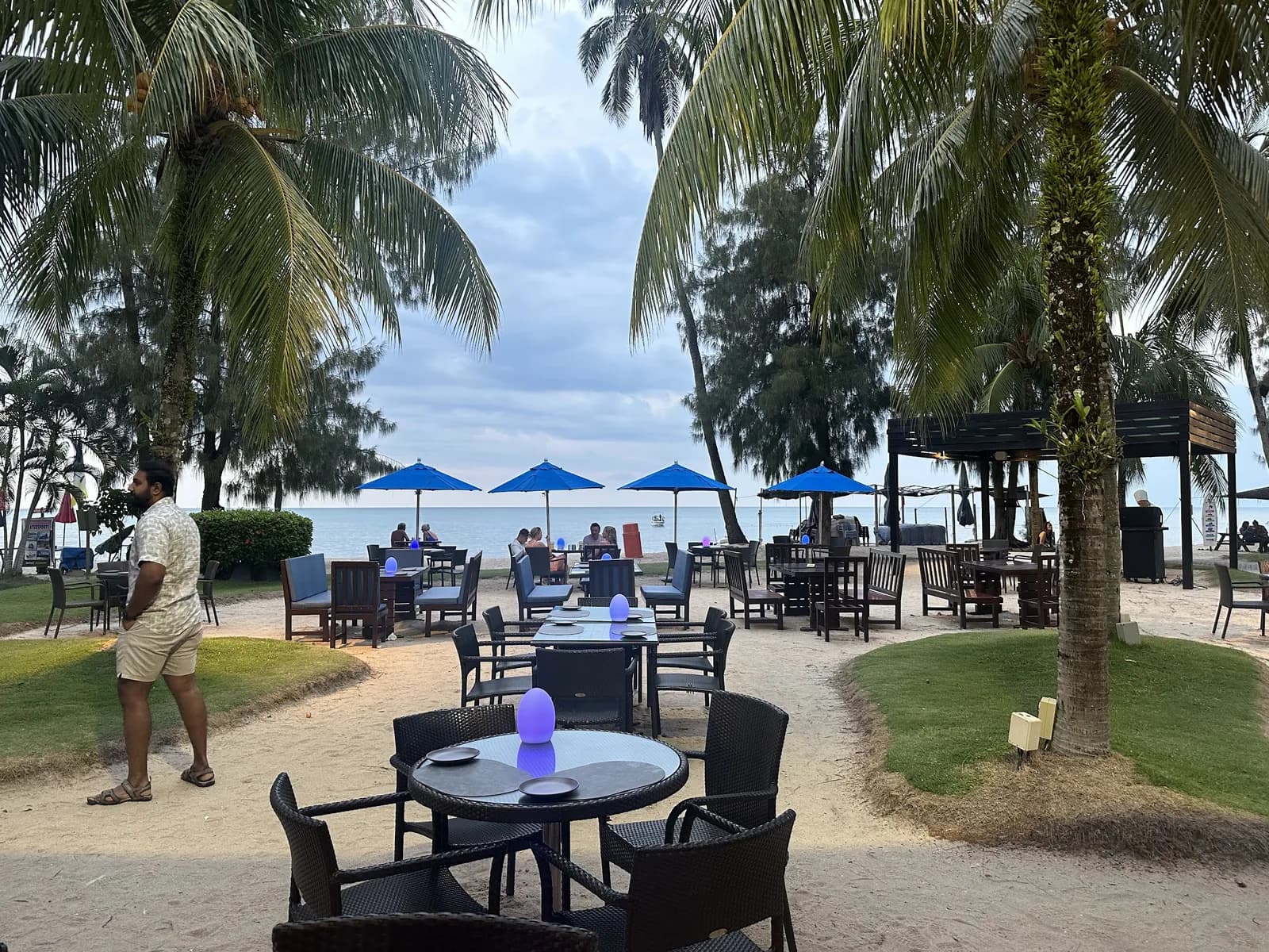 Sigi's Bar and Grill on the Beach at Golden Sands Resort - Penang