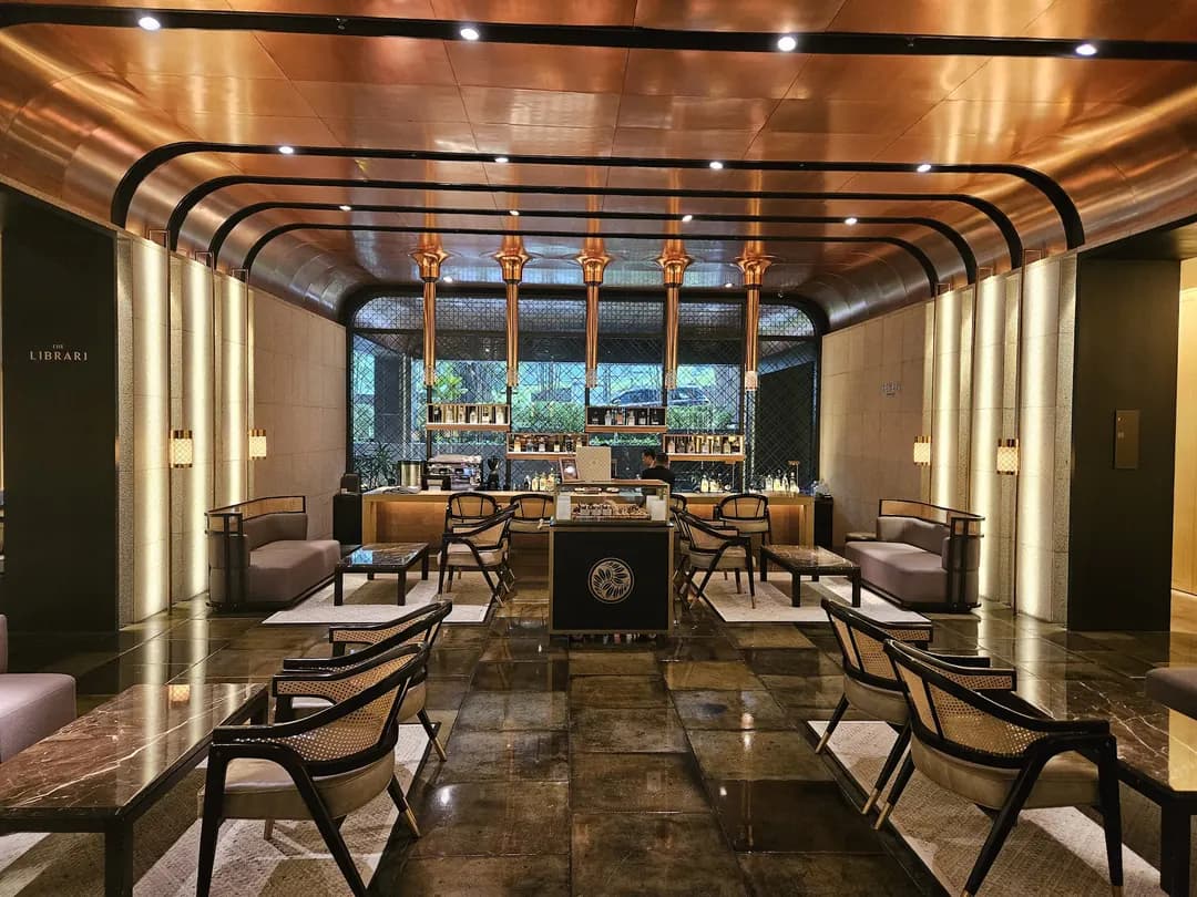 SEVEN Lobby Bar photo 3