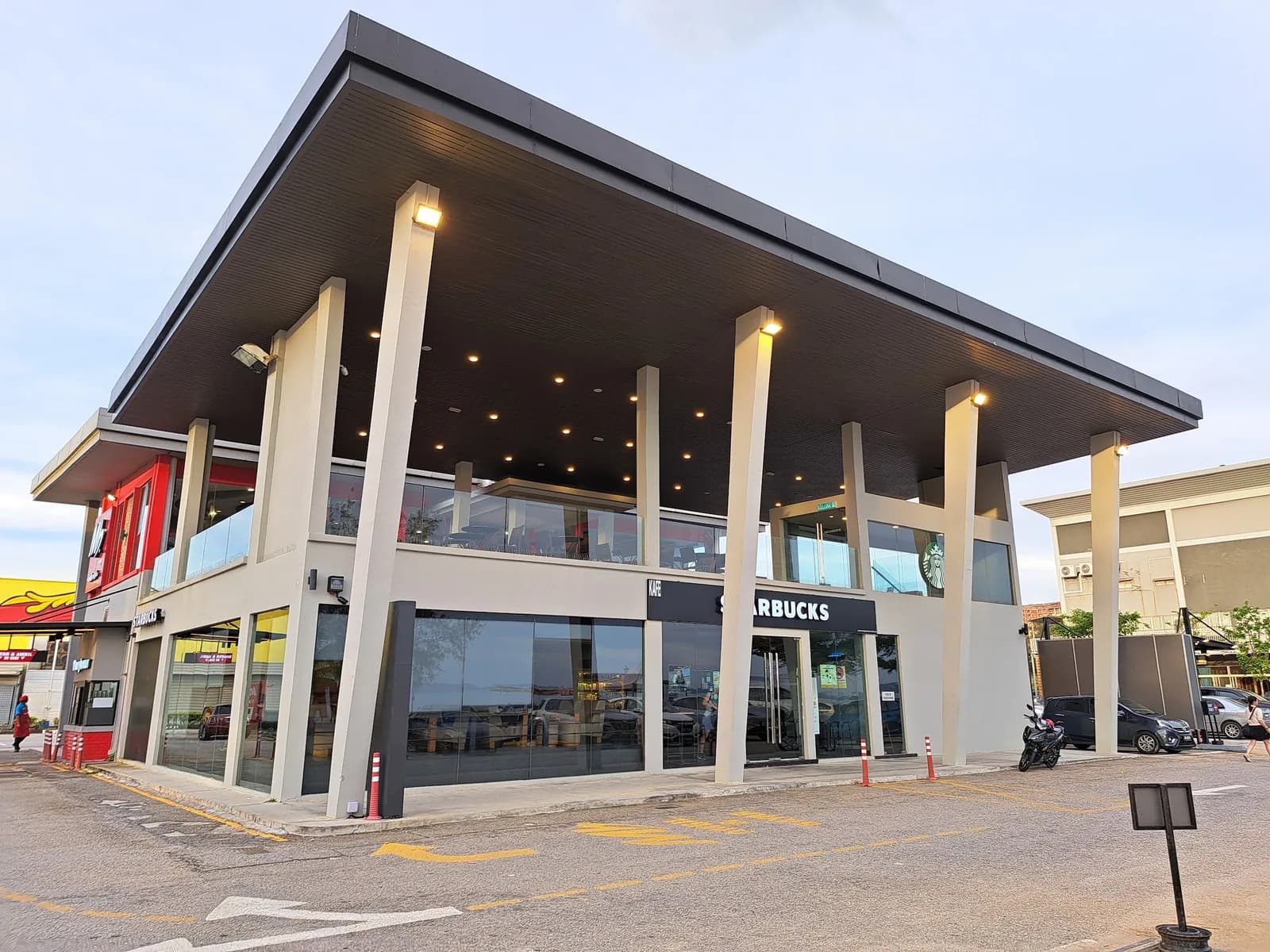 Starbucks PD Waterfront