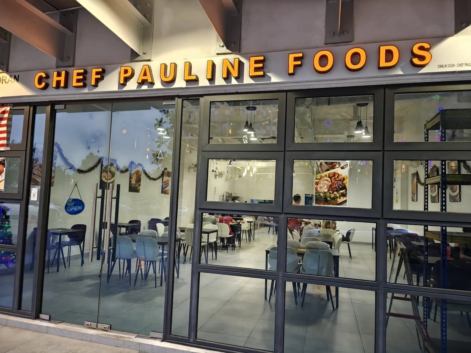 Restoran Chef Pauline Foods