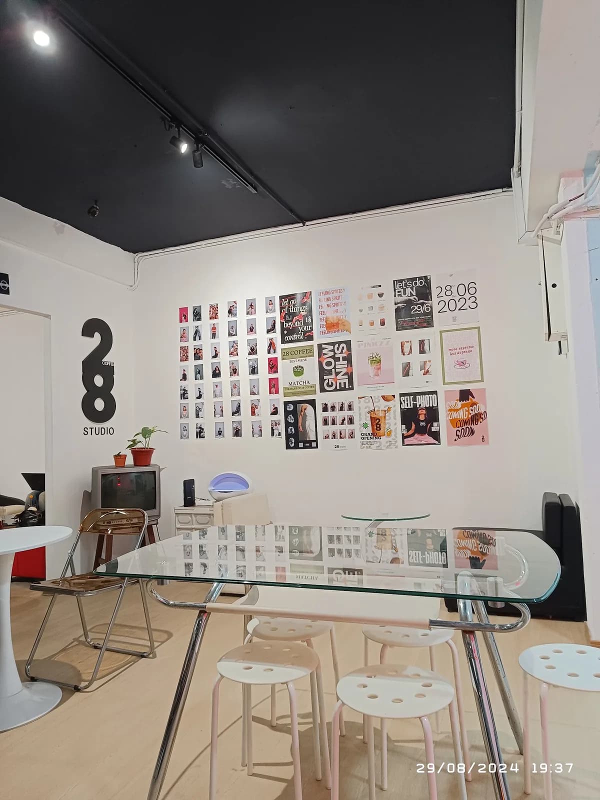 28 studio and coffee
