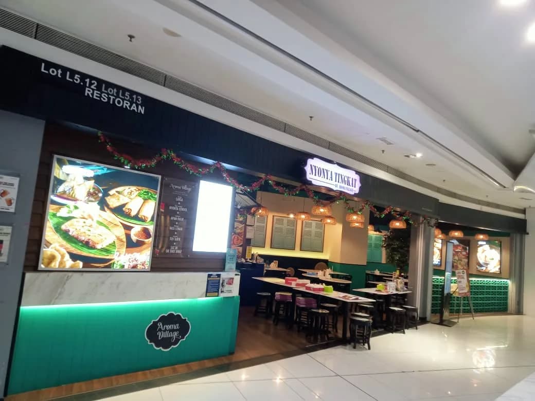 Nyonya Tingkat NU Sentral