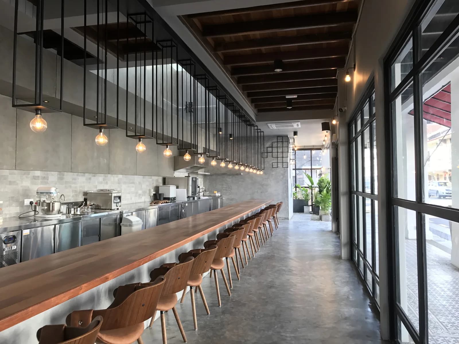 Communal Table by Gēn 根