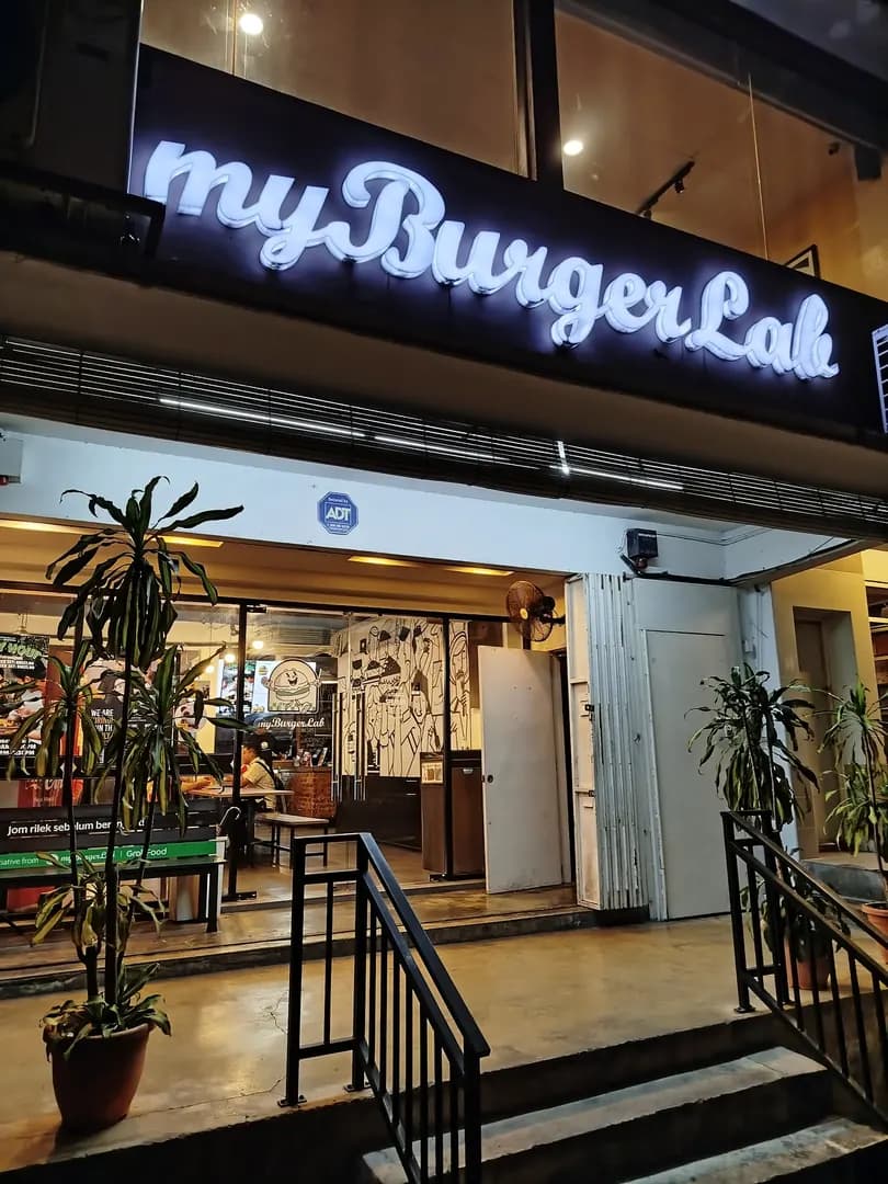 myBurgerLab Seapark photo 2