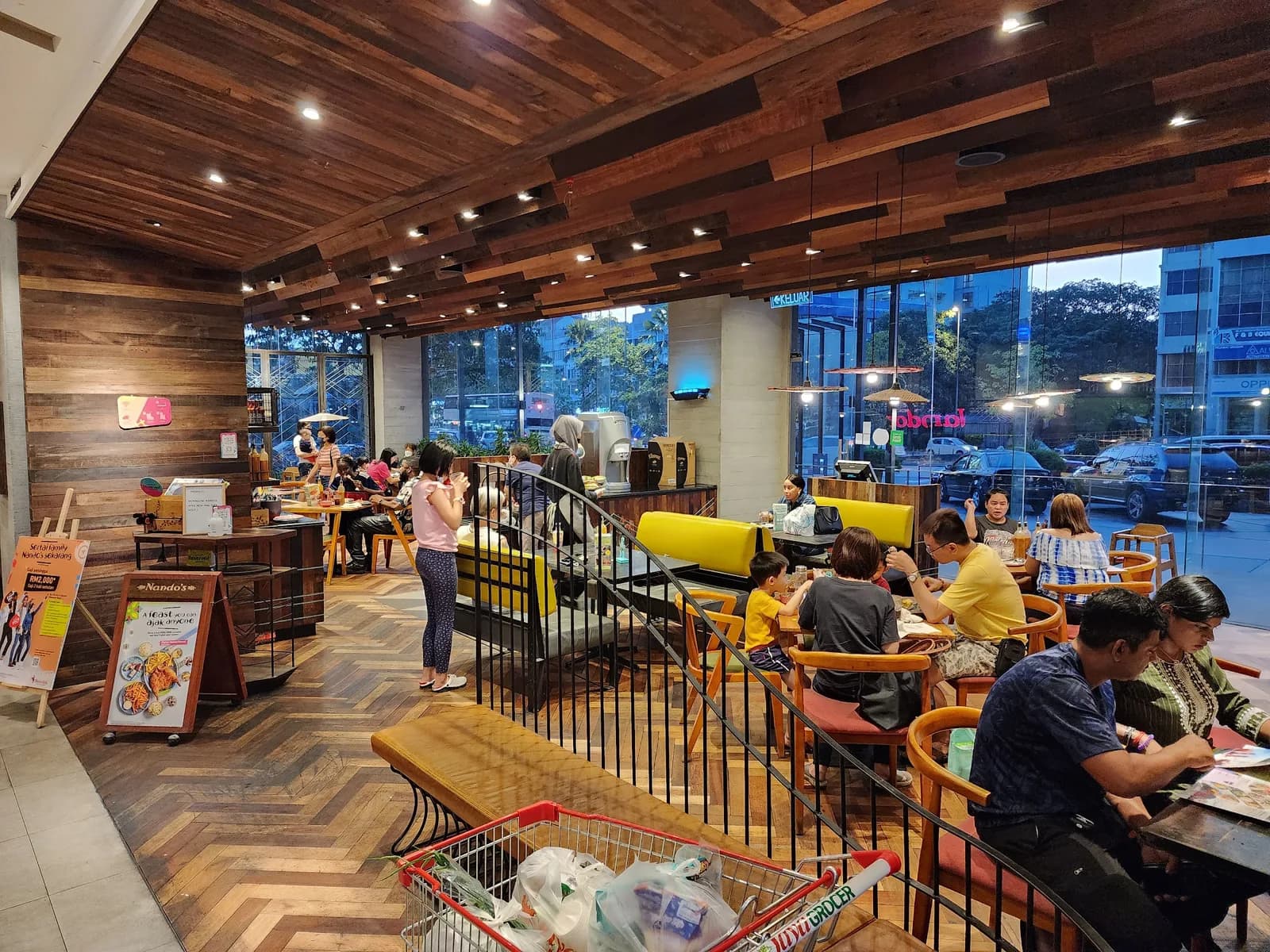 Nando's @ Pearl Point