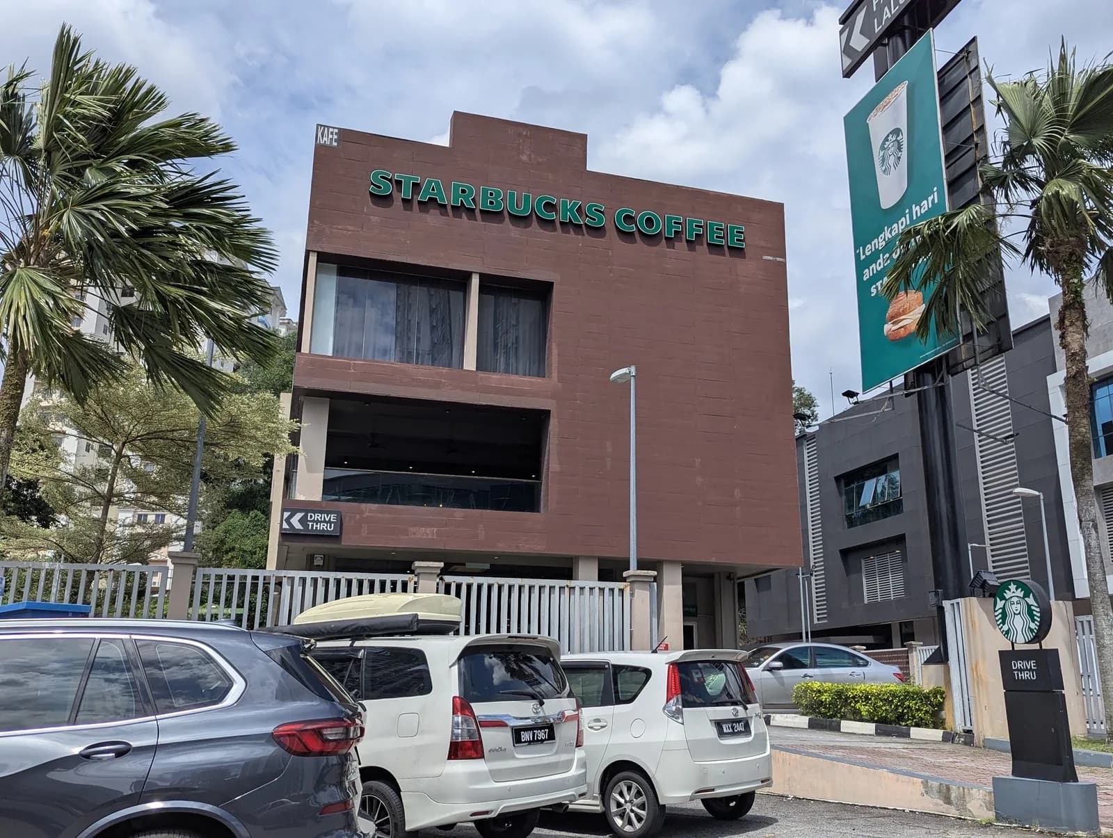 Starbucks Bandar Puteri DT