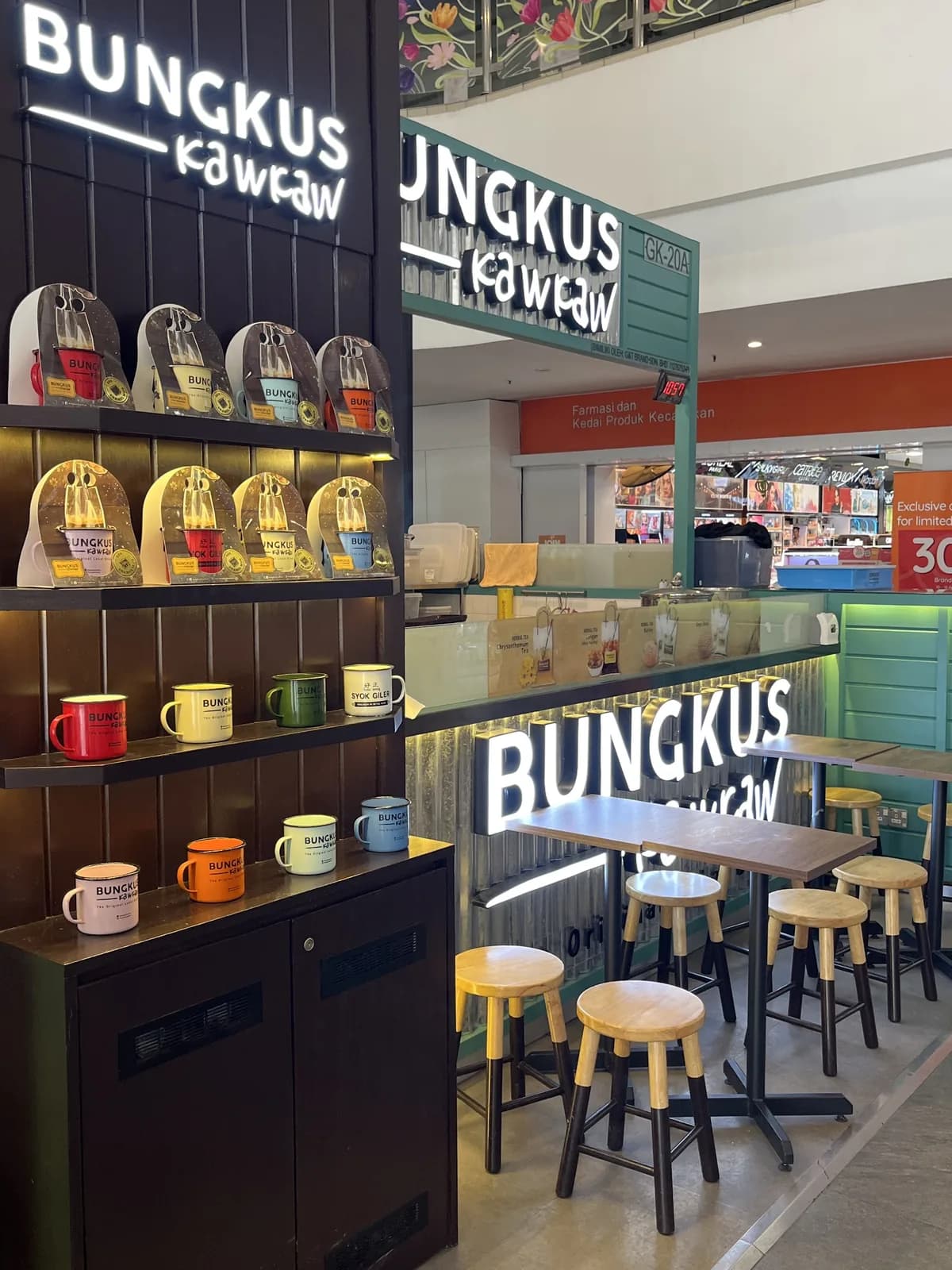 Bungkus kaw kaw @ Centrepoint