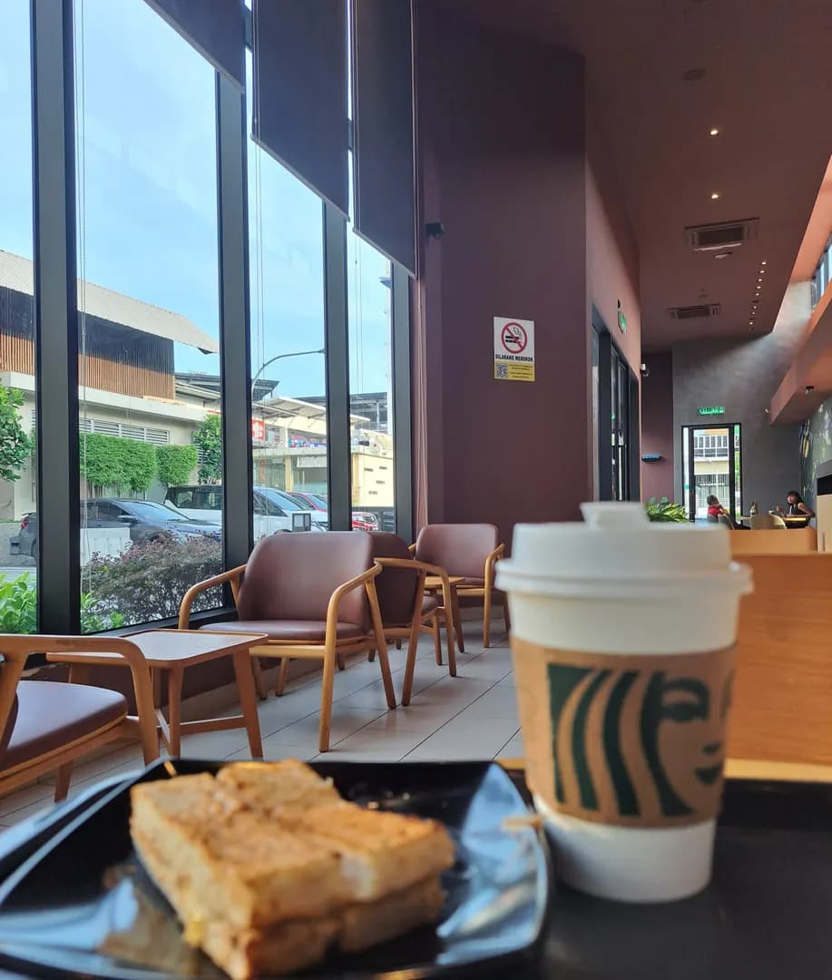 Starbucks Sunsuria Avenue photo 3
